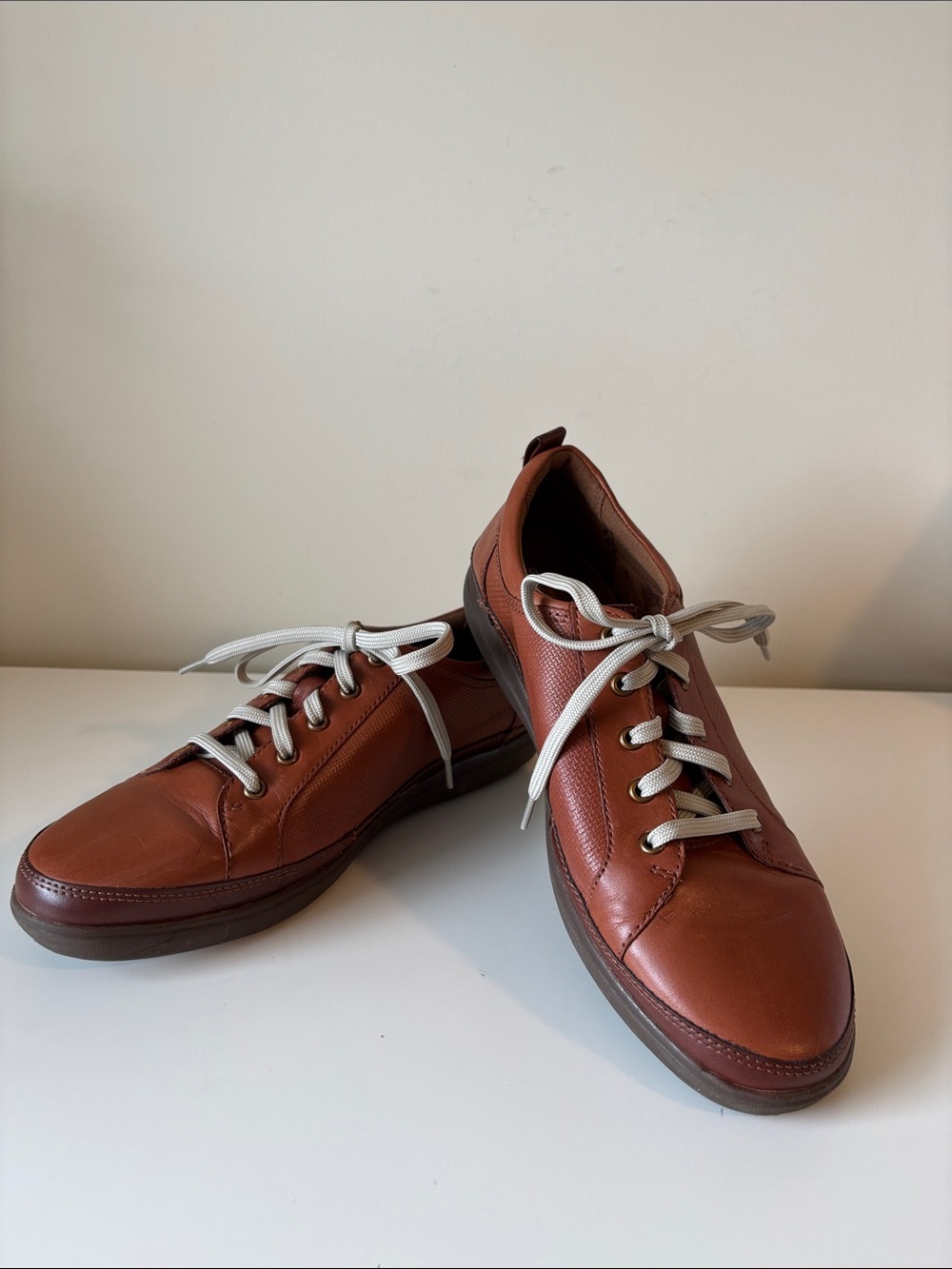 Cobb Hill Bailee Comfort Sneakers Tan Leather Women’s Size 8 CI9525 EUC